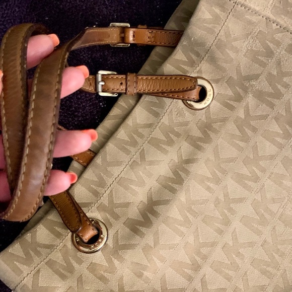 Michael Kors Signature Jacquard North South Tote - Picture 3 of 7